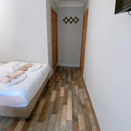 Hotel Redamancy 2*