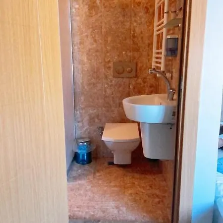 Ξενοδοχείο Redamancy 2*